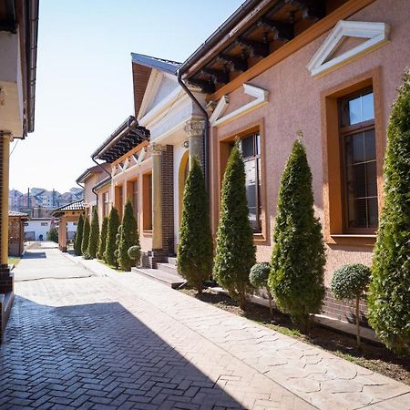 Casa Onyx Hotel Târgu Jiu Exterior foto
